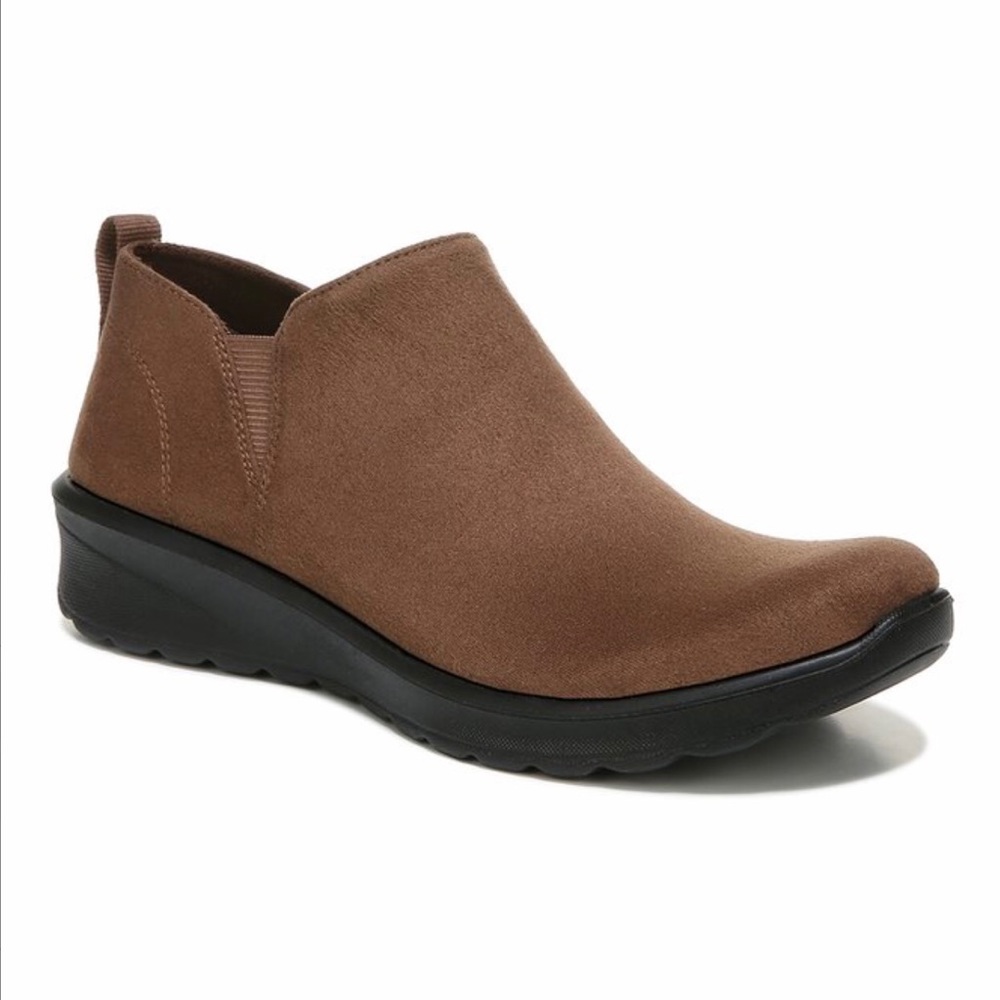 Bzees 6 brand new Brown Get Along Boot